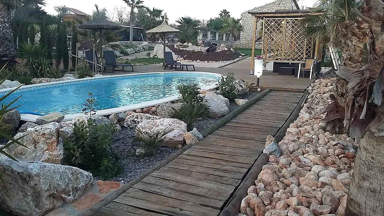 Melongos Guest House Inca  Country house