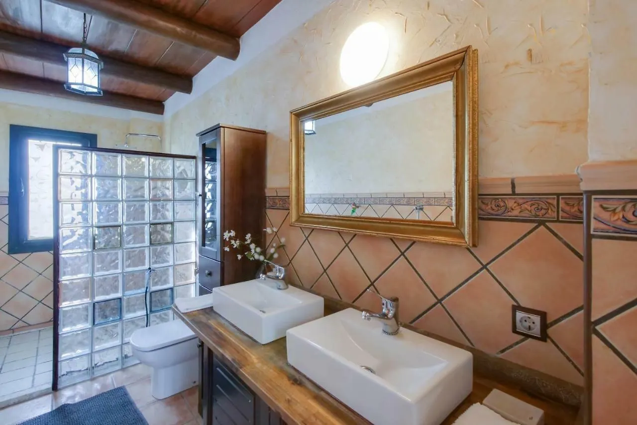 Melongos Guest House Inca